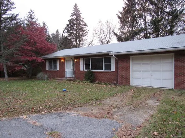 11 Montrose Dr, Carmel, NY 10512