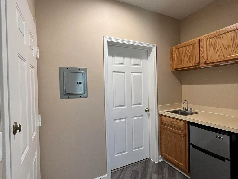 8242 Mulligan Cir #B — Photo 5
