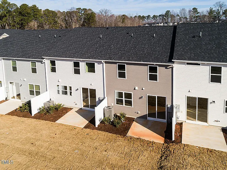 187 Pinkie Ln — Photo 2