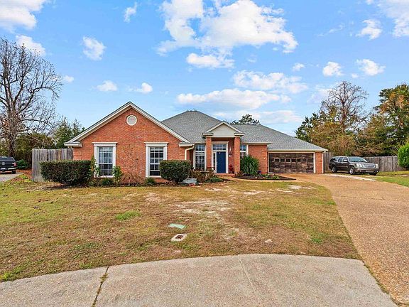 2nd image of 106 Hillview Cir
