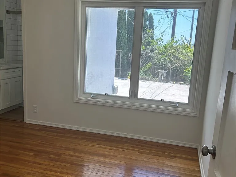 12312 Navy St — Photo 10