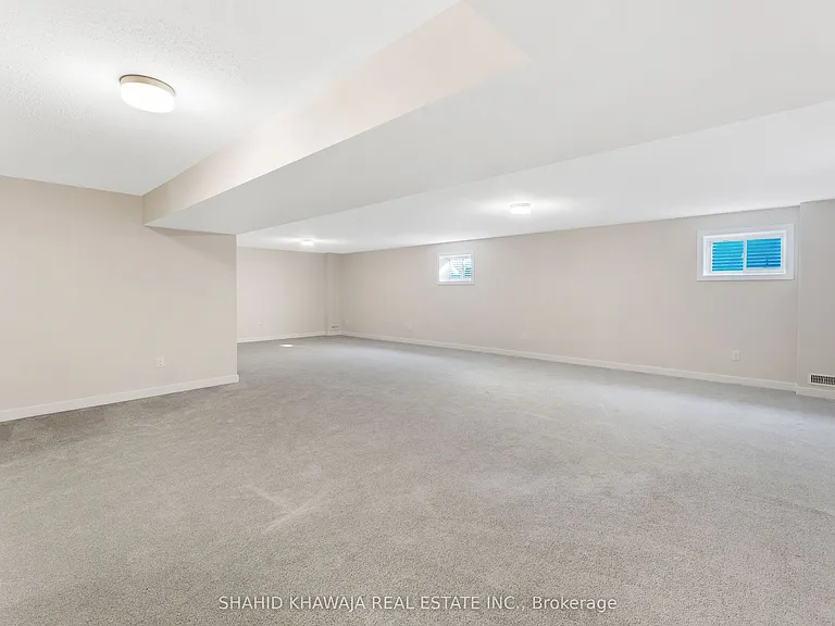 93 Hackamore Cres — Photo 34