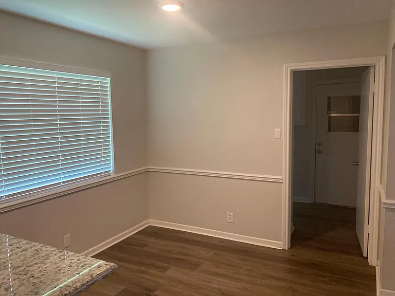 6003 Stoneleigh Dr — Photo 4