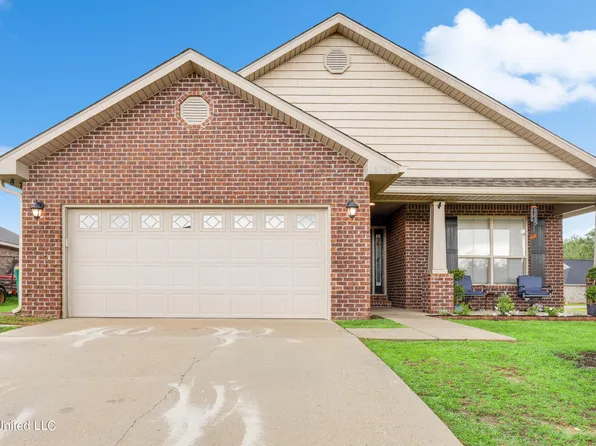 18092 Canal Ct, Gulfport, MS 39503