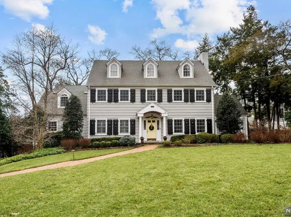 262 McKinley Pl, Ridgewood, NJ 07450