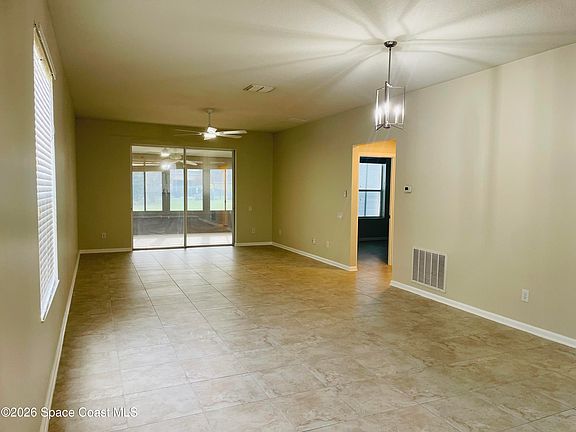 4th image of 1639 Dittmer Cir SE