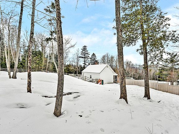 4th image of 397 Lily Bay Road