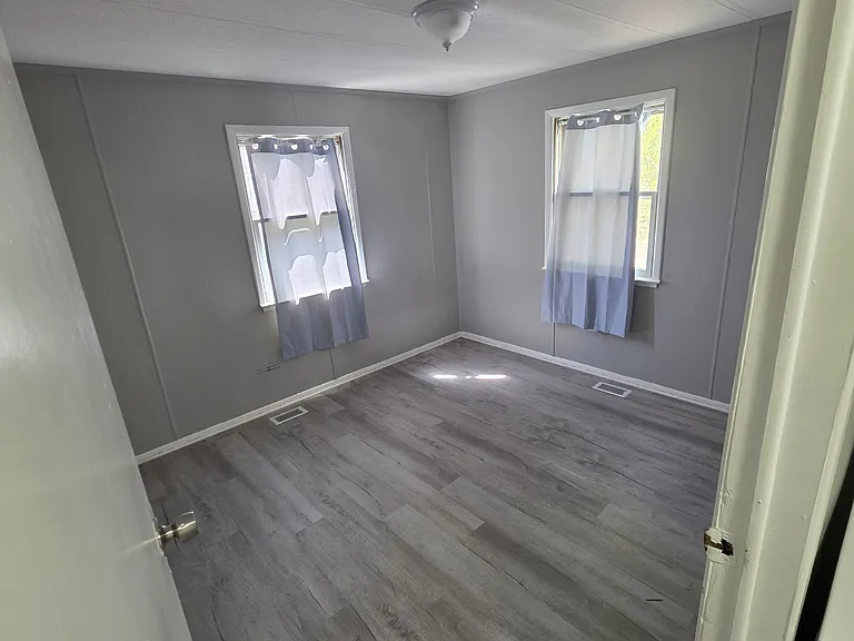 2082 Richmond Hwy — Photo 1