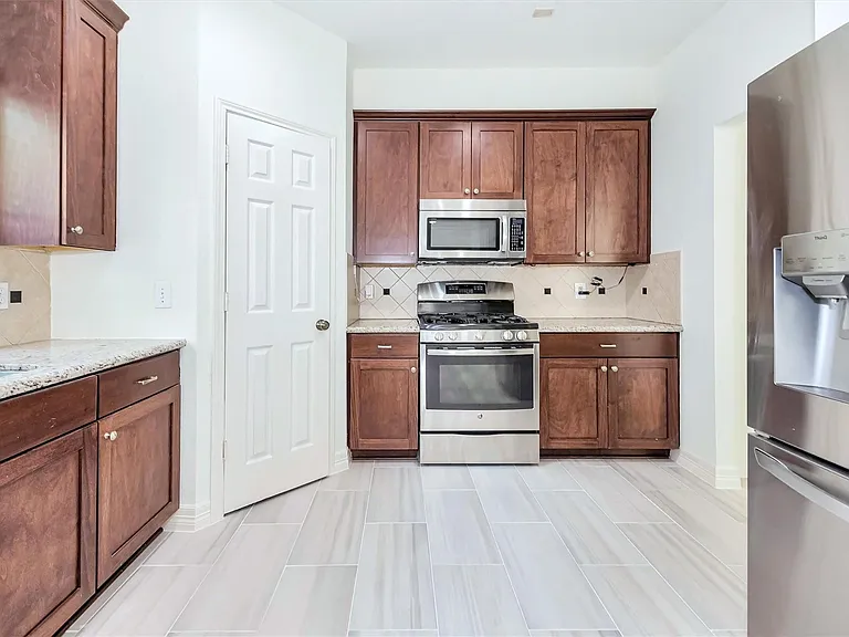 130 W Stockbridge Landing Cir — Photo 11