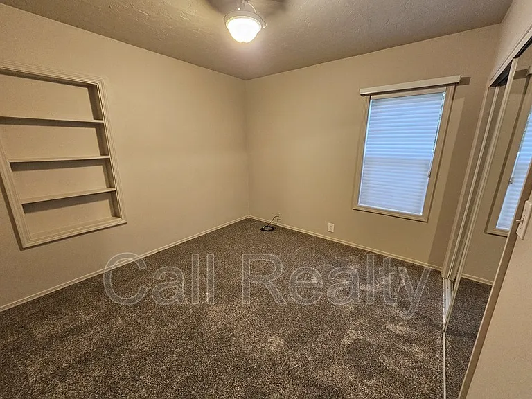 10401 E Valleyway Ave — Photo 11