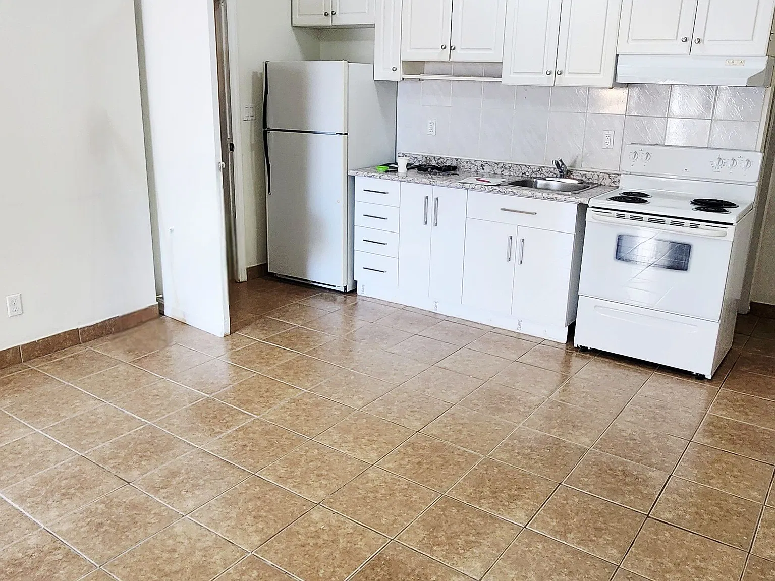 2 bed, $2,000 — Photo 3