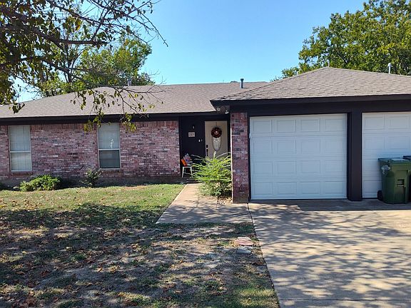 2nd image of 209 Rolling Hills Dr