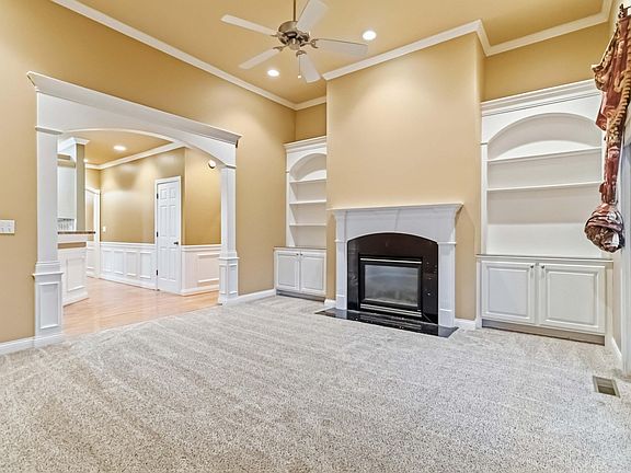 4th image of 824 Livania Ln