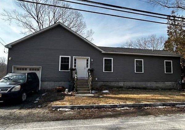 1st image of 451 Skyline Lakes Dr
