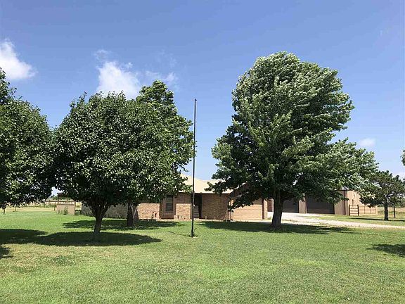5th image of 1711 N State Highway 65