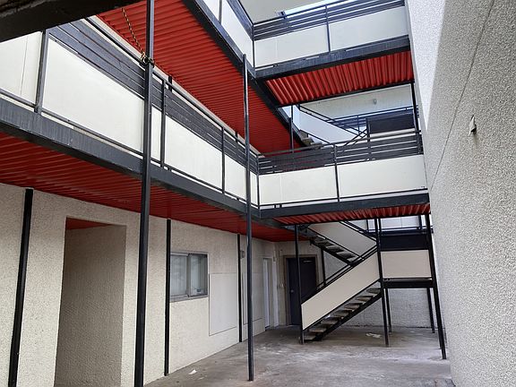 2nd image of 8-5913 Rainier Ave S