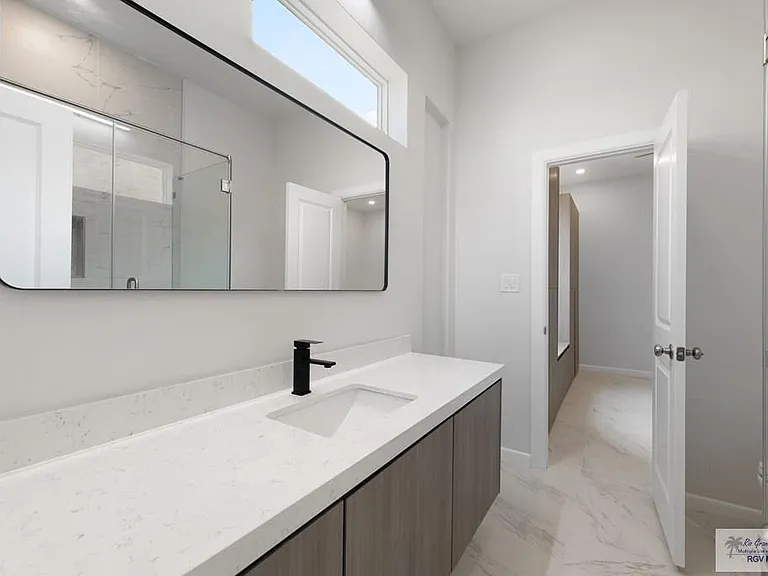 6941 Diamond Cove Dr — Photo 13