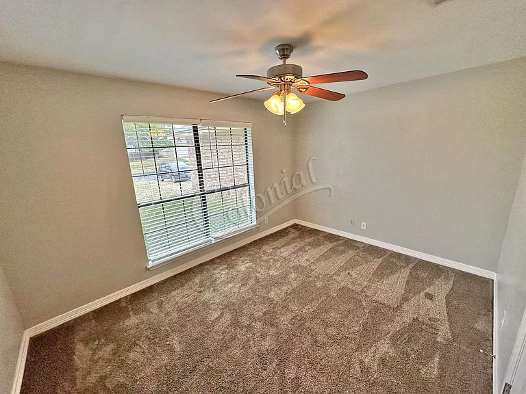 5010 James Loop — Photo 8