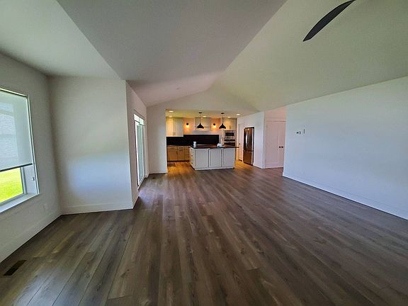 5th image of 807 Westshore Dr NE APT B6