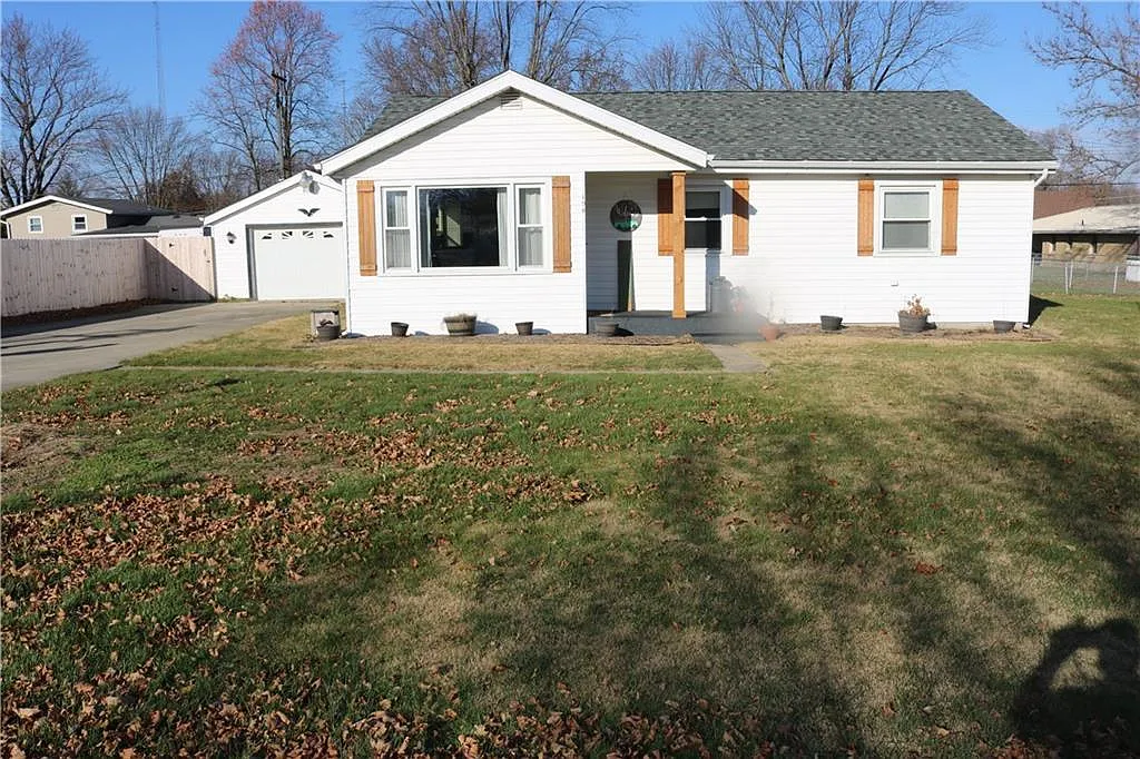 104 Willow Ln photo 1