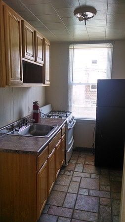 1st image of 2077 Carver St