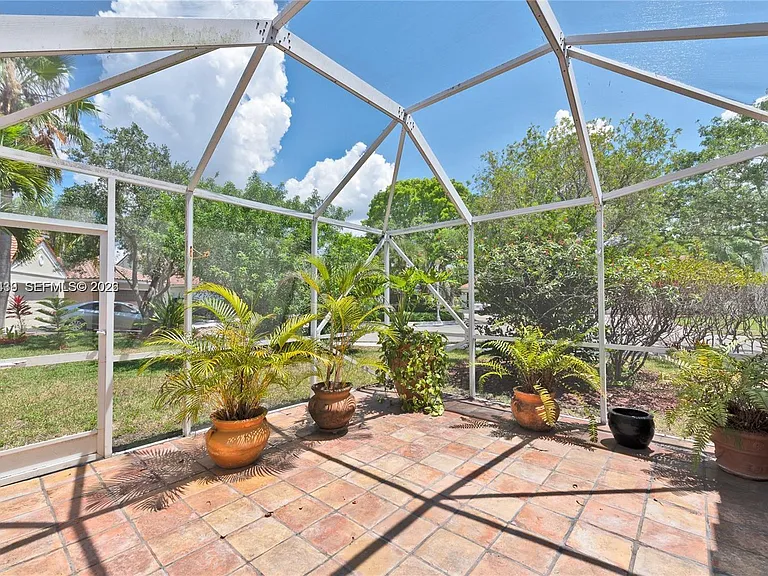 889 Sand Creek Cir — Photo 20