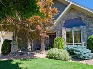 3063 Thacker Dr, West Kelowna, BC V1Z1X5