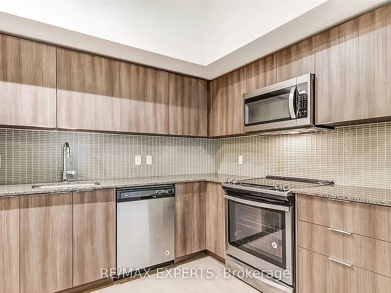 20 Shore Breeze Dr #450 — Photo 10