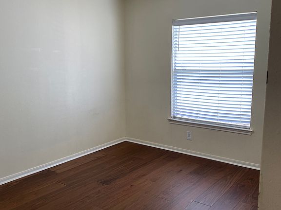 5th image of 8906 Beawood Dr