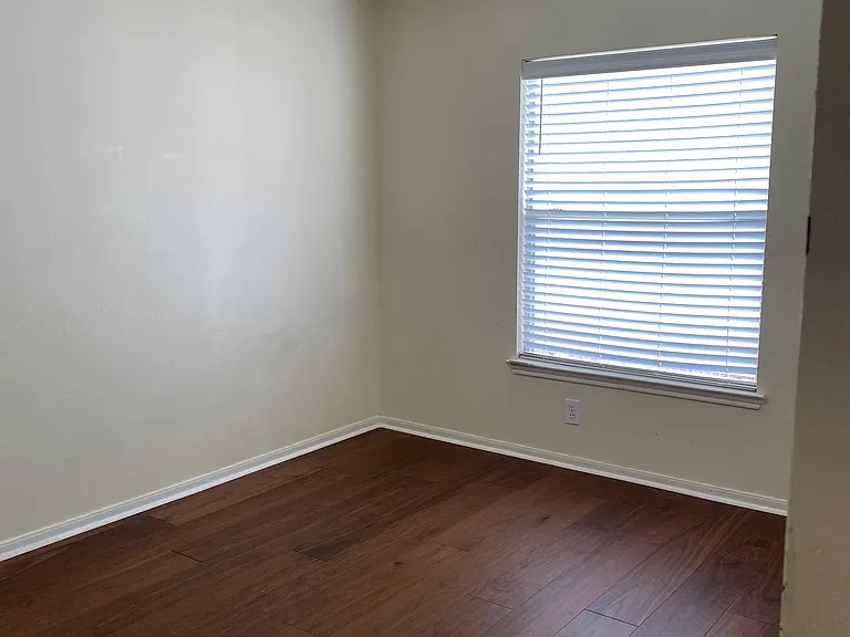 8906 Beawood Dr — Photo 5