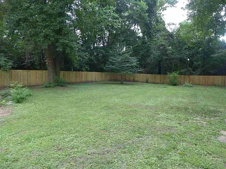 699 Shotwell St — Photo 16
