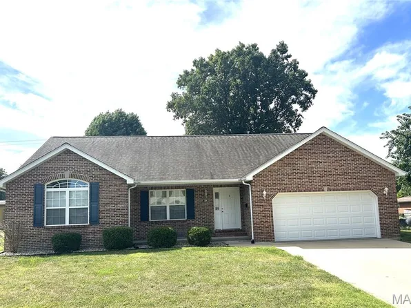 104 Winchester Dr, Belleville, IL 62223