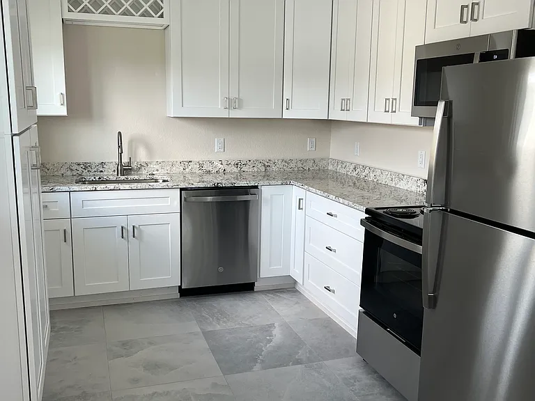 2321 3rd Ave N #2 — Photo 5