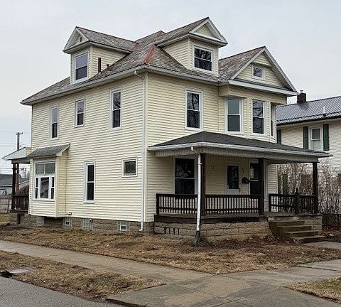 2nd image of 601 E 4th St