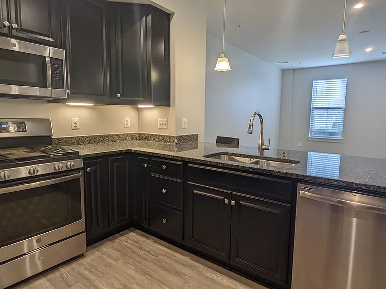 42595 Burbank Ter — Photo 6