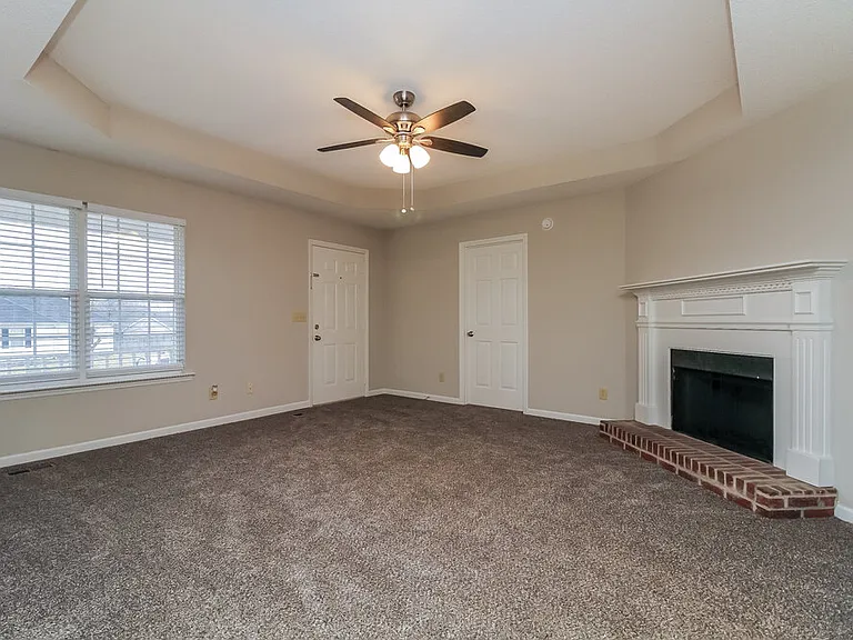 1906 Landmark Ln — Photo 3
