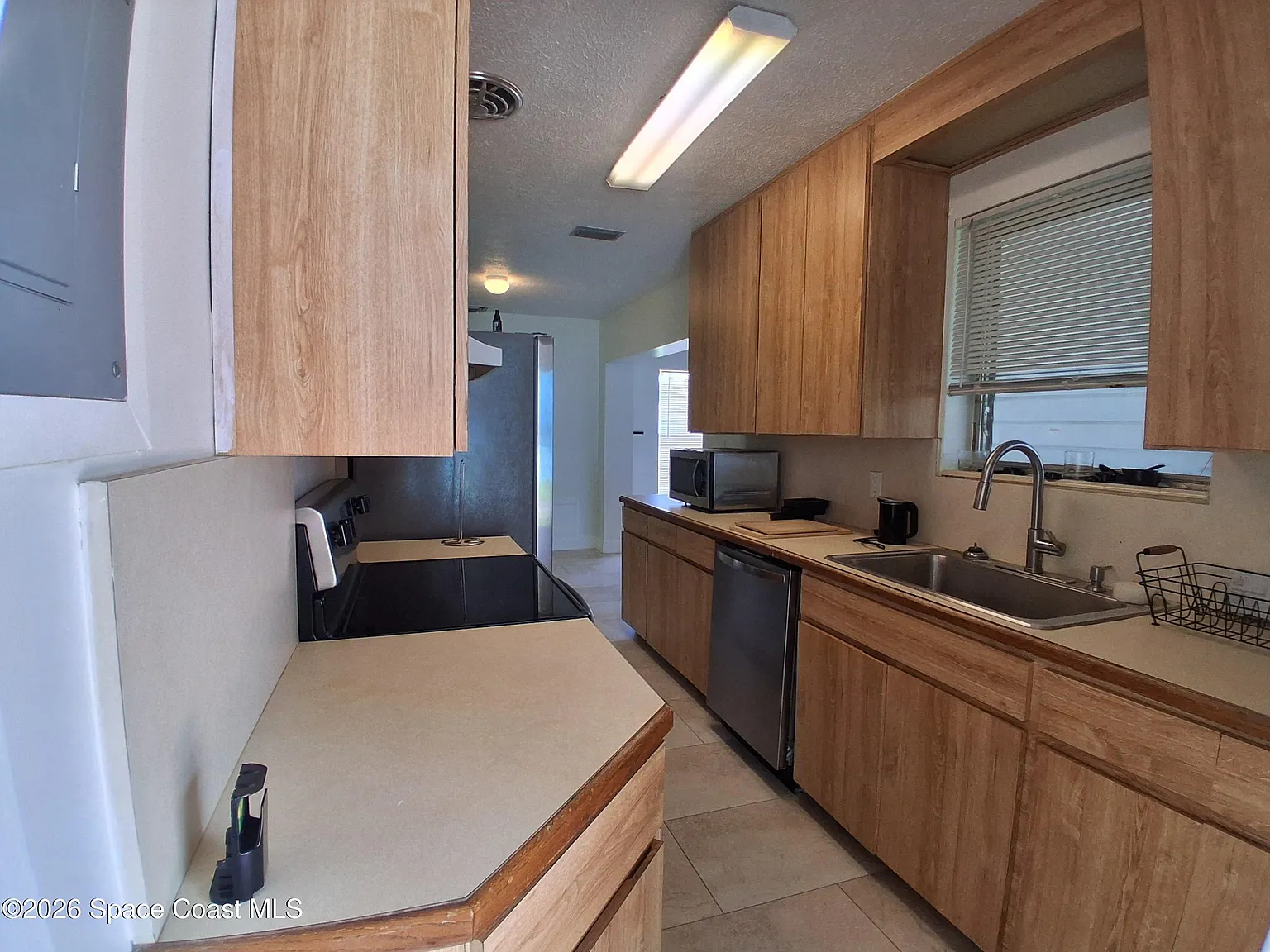3 bed, 1.5 bath, 1536 sqft, $1,980 — Photo 2