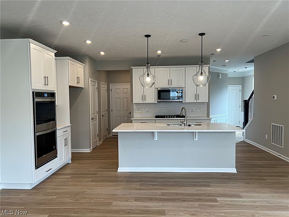 3rd image of 774 N Greenway Dr