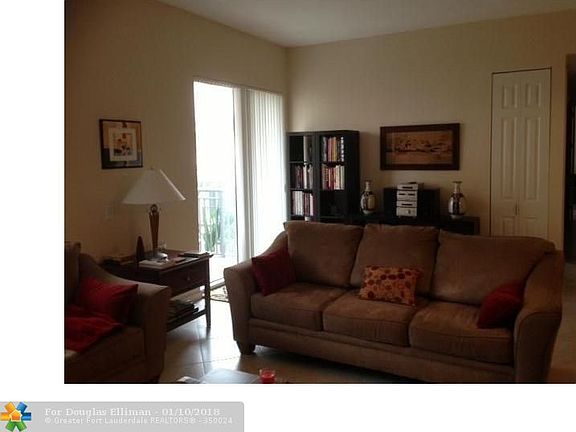 4th image of 2609 NE 14th Ave APT 407