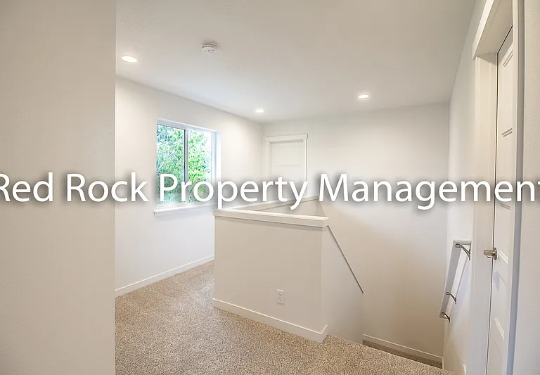 1430 N Michigan Ln — Photo 14