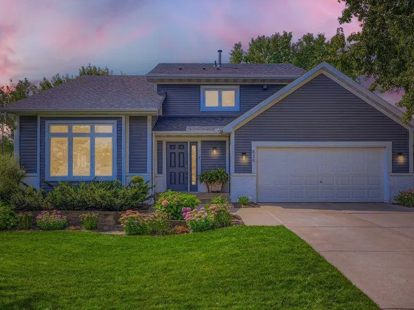 836 Sunrise Dr, Woodbury, MN 55125