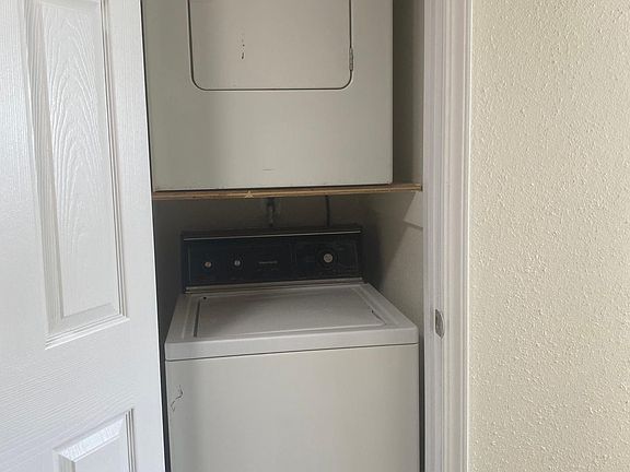 4th image of 2212 9th Ave SW APT 2A