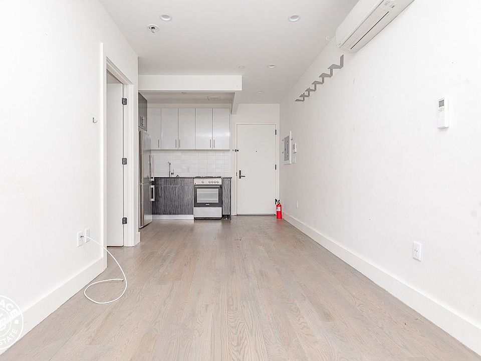 1st image of 824 Saint Johns Pl #J5