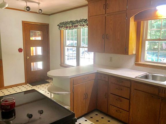 2nd image of 5640 Beechwood Dr
