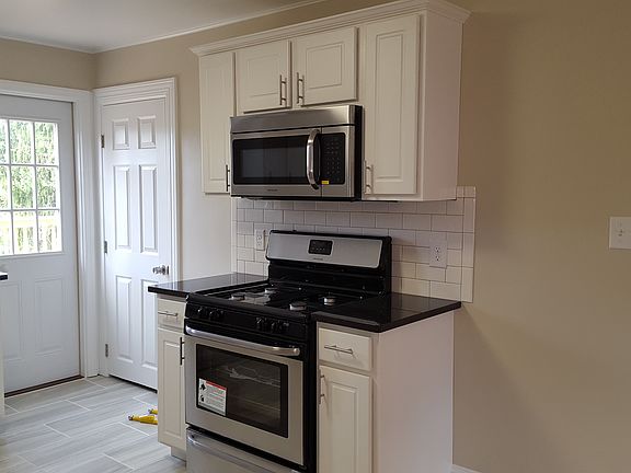 2nd image of 1036 W Central Ave