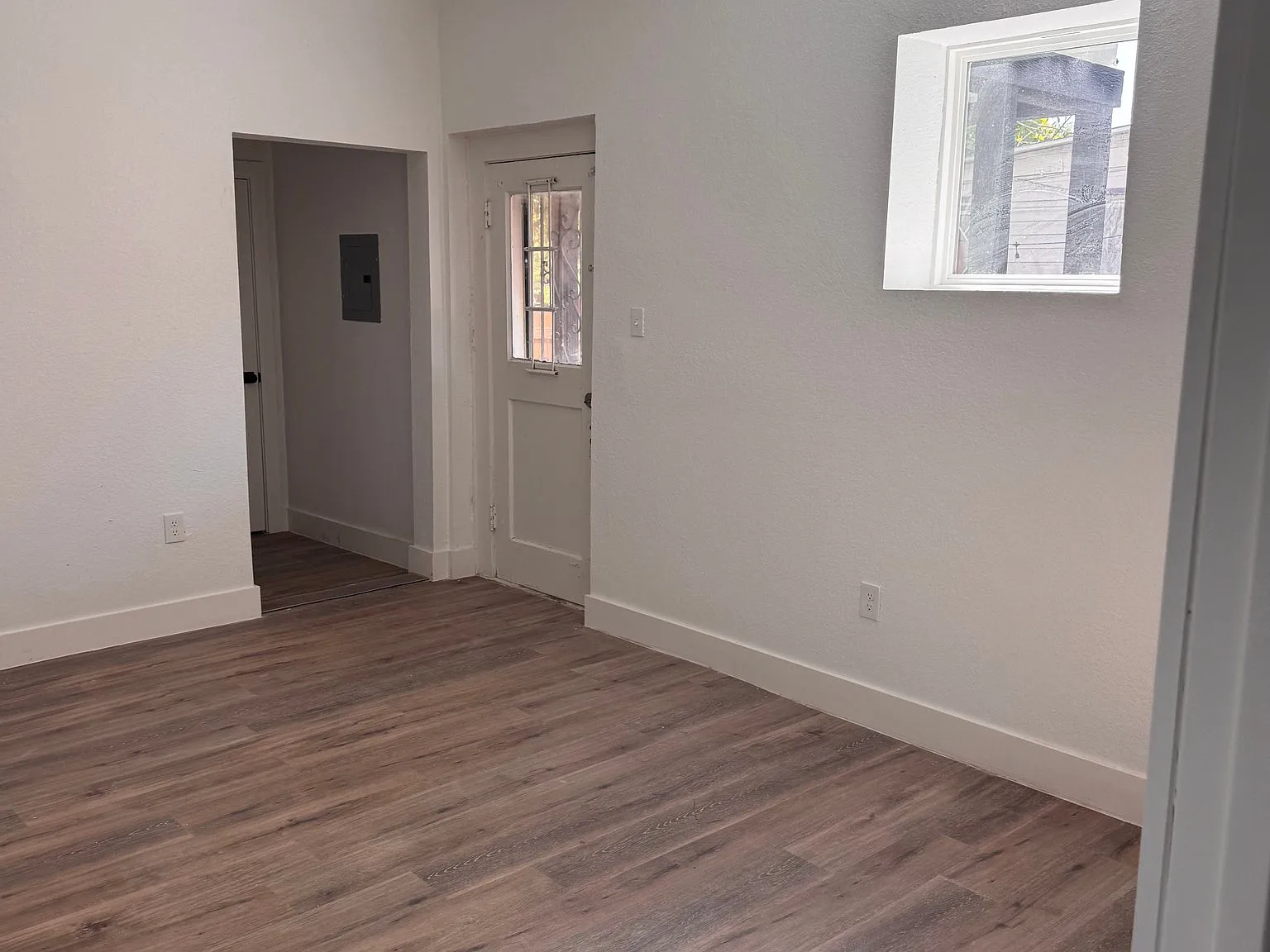 Beautiful 2 bdrm 1 bath house — Photo 4