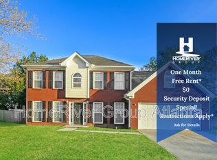 911 Rolling Meadows Dr, Loganville, GA 30052