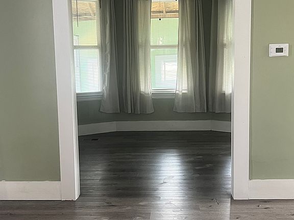 3rd image of 2165 Lemay St