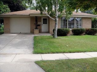 5412 Meadow Dr, Greendale, WI 53129