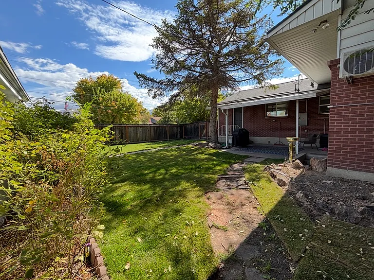 493 E Haven Ave — Photo 30
